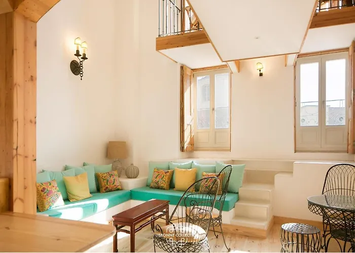 Апартаменты Alfama Deluxe Duplex By Lovelystay Лиссабон