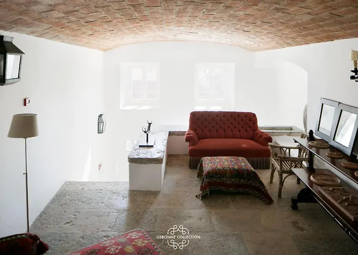 Alfama Deluxe Duplex By Lovelystay